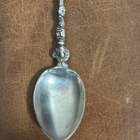 Vintage Silver Italian Style Souvenir Spoon with a Nude Man and a Angle Face - Picture 4 of 10